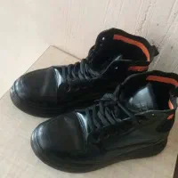 کاپشن وکفش خارجی گرم ومناسب|لباس|سلماس, |دیوار