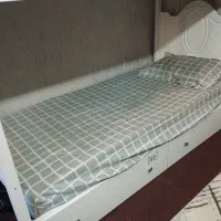 تخت دو طبقه|تخت و سرویس خواب|اندیشه, اندیشه فاز ۱|دیوار