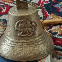 زنگ برنجی. قفل قدیمی  شیر برنجی   قفل قدیمی.