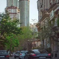 تهاتر-آپارتمان-2-خواب-با-ویلایی-لاله