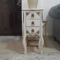 میز کنار سالن یا تلفن