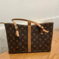 کیف وکفش|کیف، کفش، کمربند|شیراز, کوشک میدان|دیوار