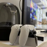 Ps5 Slim دیسک خور اروپا با دسته اضافه و پایه شارژر|کنسول، بازی ویدئویی و آنلاین|تهران, مجیدآباد|دیوار