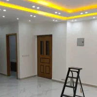 نقاش . نقاشی ساختمان . رنگ . کاغذ . بنایی