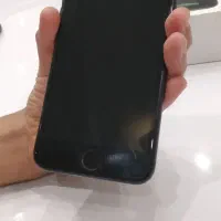 آیفون se 2020 مشابه آکبند