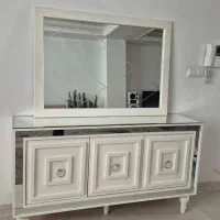 کنسول و آینه و میز تلوزیون