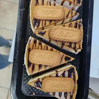 به یک بازاریاب نیازمندیم جهت شیرینی ودونات ودسر