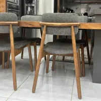 جزیره آشپزخانه به همراه صندلی