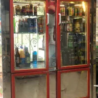 یچخال ویترینی چهار در