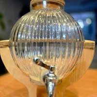 کلمن شیشه ای پایه چوبی و سرویس چایخوری|ظروف سرو و پذیرایی|اصفهان, سرشبادران|دیوار