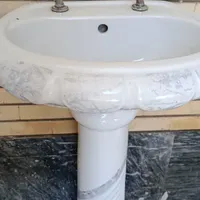 روشویی پایه دار