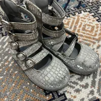 کفش بچگانه