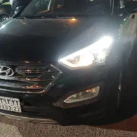 راننده با خودرو اسپورتج و سانتافه در کیش