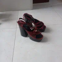 کفش زرشکی سایز ۳۷