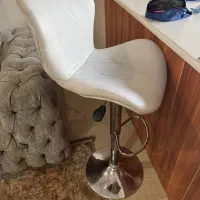 ۲ عدد صندلی اپن. کانتر . صندلی جک دار