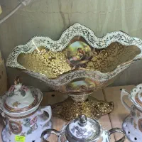 تعدادی ظروف آنتیک موجوده