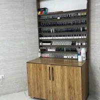 میز ناخن کاری ، ویترین لاک ، صندلی اصلاح