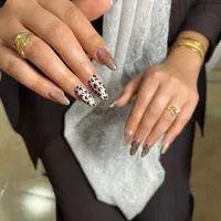 خدمات و اموزش حرفه ای ناخن(vip)