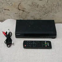 دستگاه دیجیتال همراه با کنترل و سیم رابط تصویر