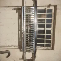 جلو پنجره چروکی آمریکایی