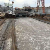 کارگر ساده انبار آهن آلات