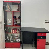 میز تحریر و کتابخونه
