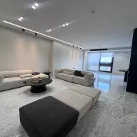 ۱۸۰ متر / تک واحدی / تاپ لوکیشن / حتی مجرد