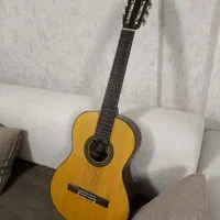 گیتار آریا AK30 خارجی در حد نو به فروش می‌رسد