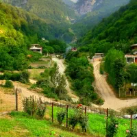 اجاره ویلاباغ ویو دار در نزدیکی آبشار روستای زیارت