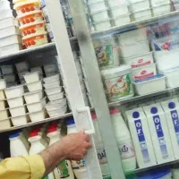 فروشنده لبنیات