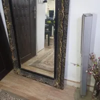 میز و آینه همراه با هنر  طراحی
