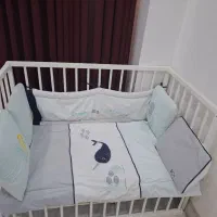 تخت کنار مادر