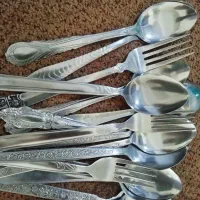 تعدادی ظروف چینی و ملامین قدیمی|ظروف سرو و پذیرایی|اهواز, امانیه|دیوار