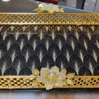 سینی مشکی اماراتی با رگه های طلایی طرح سه بعدی|ظروف سرو و پذیرایی|مشهد, سلام|دیوار