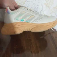 ۲جفت کتانی به پولش نیازدارم