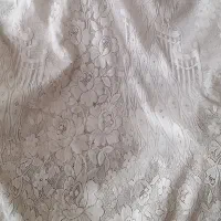 یک عدد پرده سفید توری در حد نو