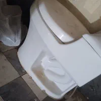 توالت فرنگی در حد نو