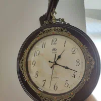 ساعت دیواری دو طرفه