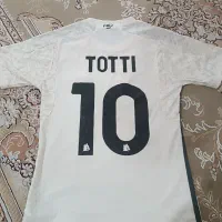 لباس فرانچسکو توتی