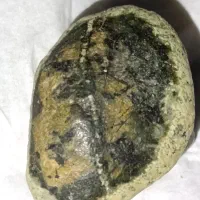 چند عدد سنگ عقیق و یشم و باباگوری