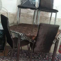 یک عددمیزناهارخوری  میزشیشه ای ۴نفره|میز و صندلی غذاخوری|شیراز, گود عربان|دیوار