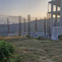 زمین در حال احداث بنا