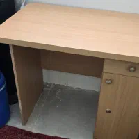میز تحریر در حد نو