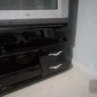 تلویزیون قدیمی ال جی و میز تلویزیون شیشه ای|تلویزیون و پروژکتور|فشم, |دیوار