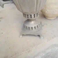 سماور زغالی خ‌خ قدیمی با یک شمشیر قدمت بالا|کلکسیون اشیاء عتیقه|قزوین, |دیوار