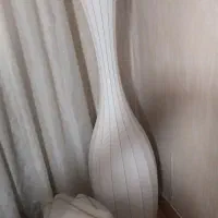 گلدان سفید بزرگ