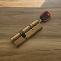 مغزی تمام برنجی درب منزل طول ۹ سانت