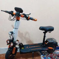 اسکوتر برقی دی مکس در حد نو با قیمت مناسب