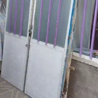 یک عدد درب اهنی