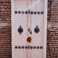 درب و پنجره چوبی سنتی قدیمی
